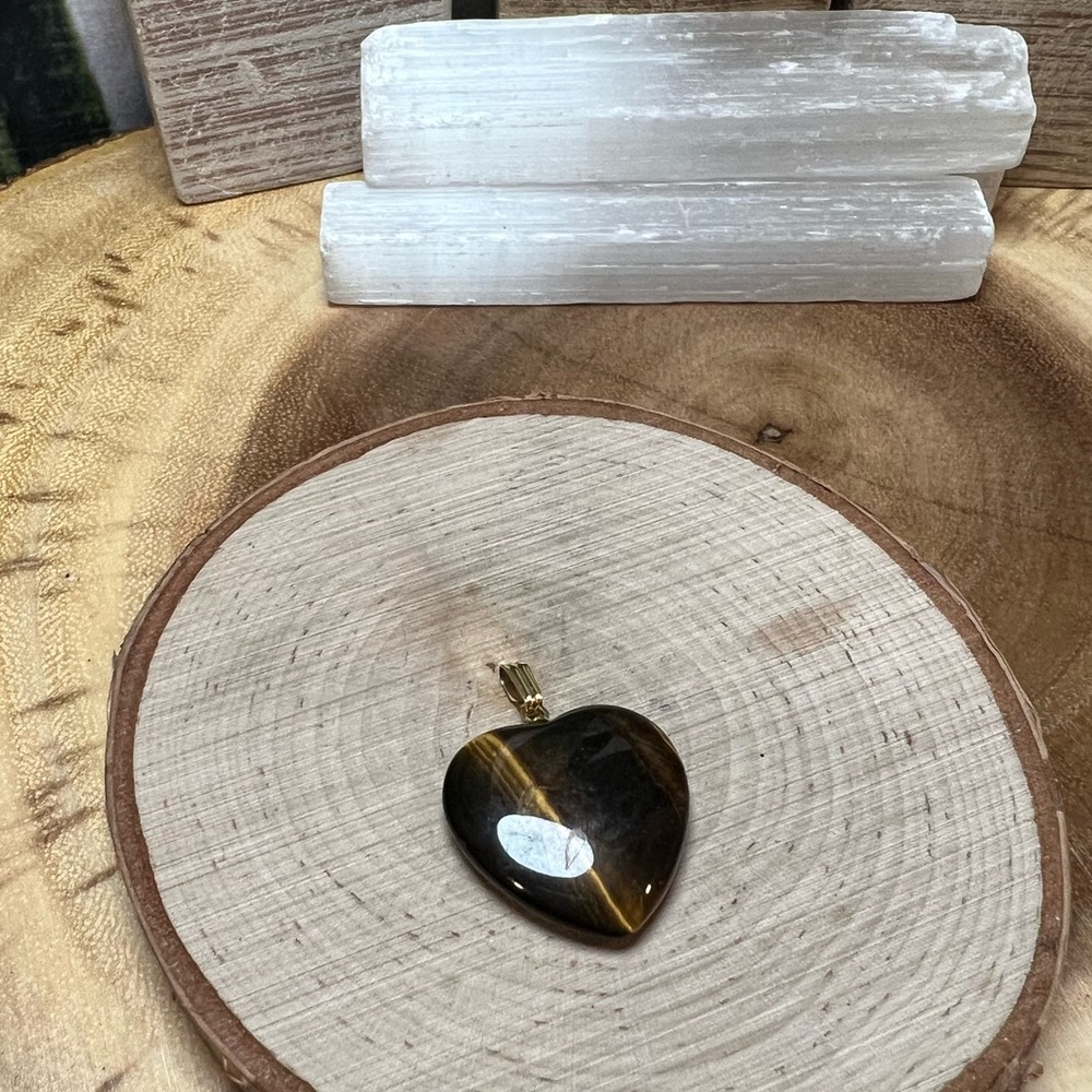 VTG| Tiger Eye Heart Pendant 🤎✨